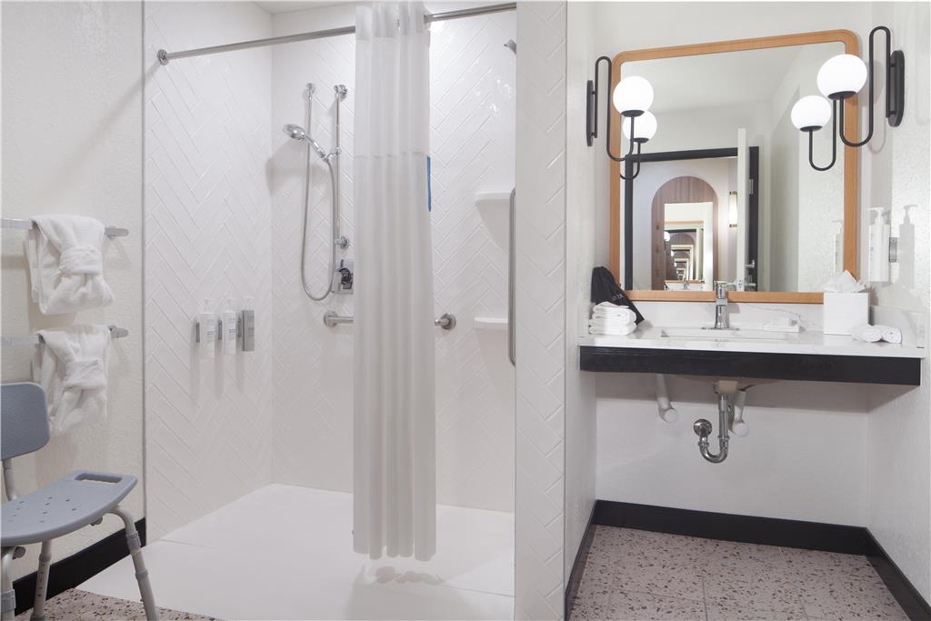 Фото Comfort Suites At Fairgrounds - Casino