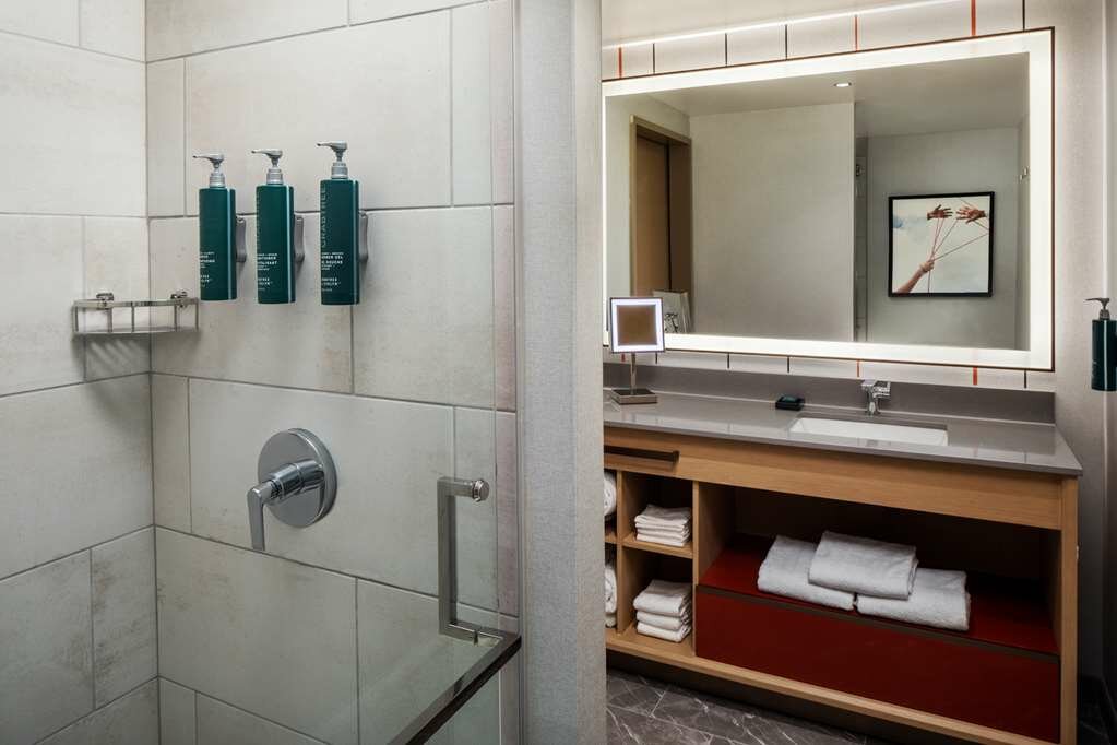 Фото Hilton Columbus Downtown