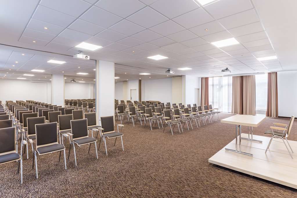 Фото Park Inn by Radisson Göttingen