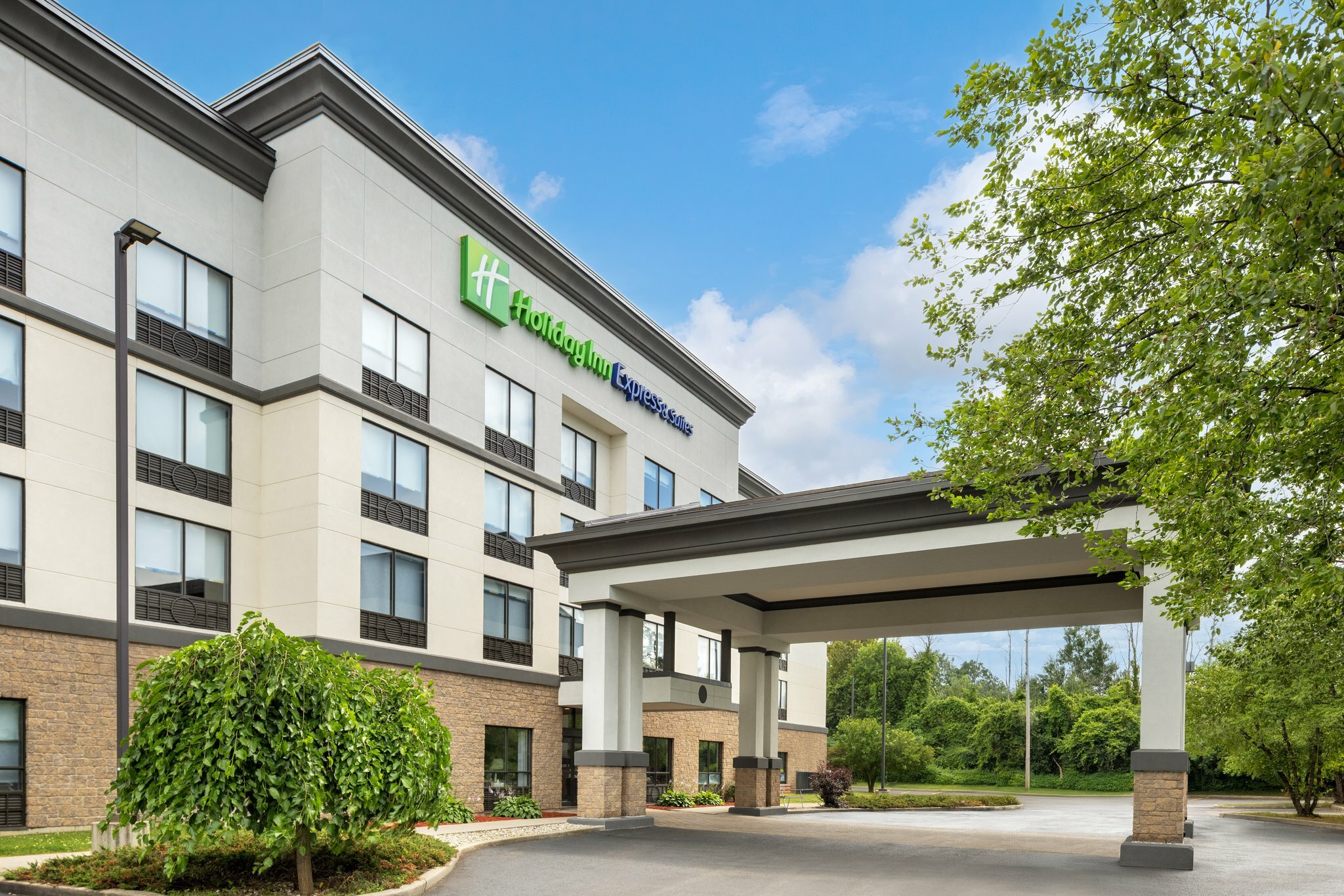 Фото Holiday Inn Express & Suites Brockville