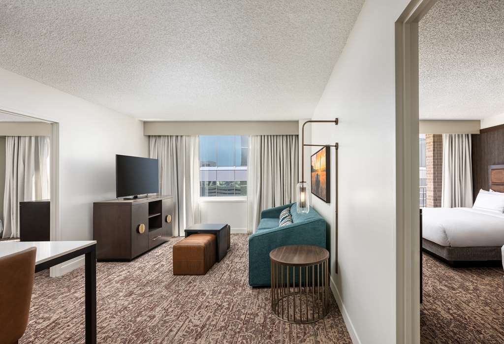 Фото DoubleTree Suites by Hilton Hotel Austin