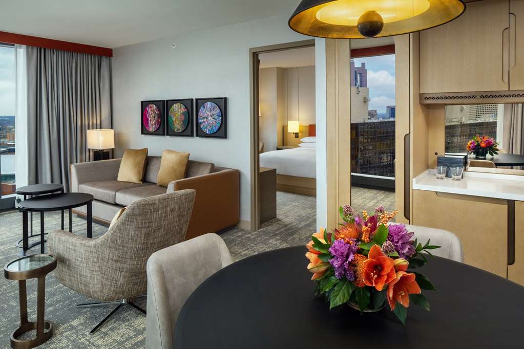 Фото Hilton Columbus Downtown