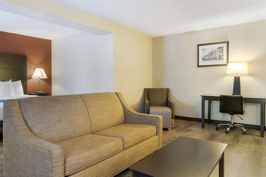 Фото Best Western Greenfield Inn