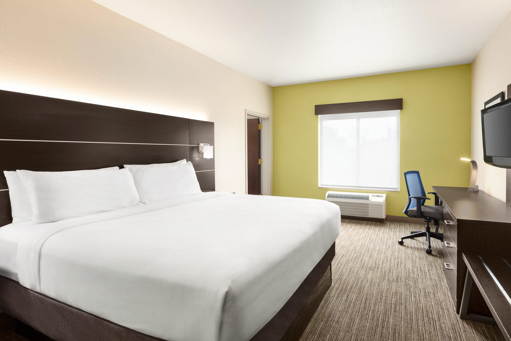 Фото Holiday Inn Express & Suites San Antonio Nw - Medical Area, an Ihg Hotel