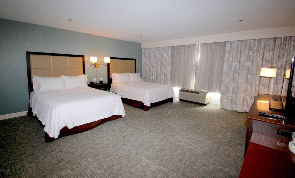 Фото Hampton Inn Suffolk