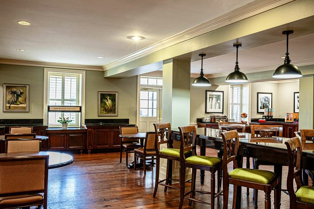 Фото Hampton Inn Charleston-Historic District