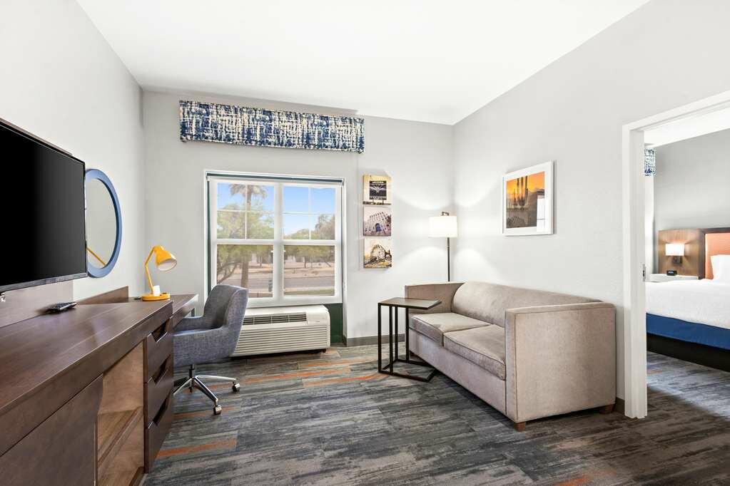 Фото Hampton Inn & Suites Phoenix-Goodyear