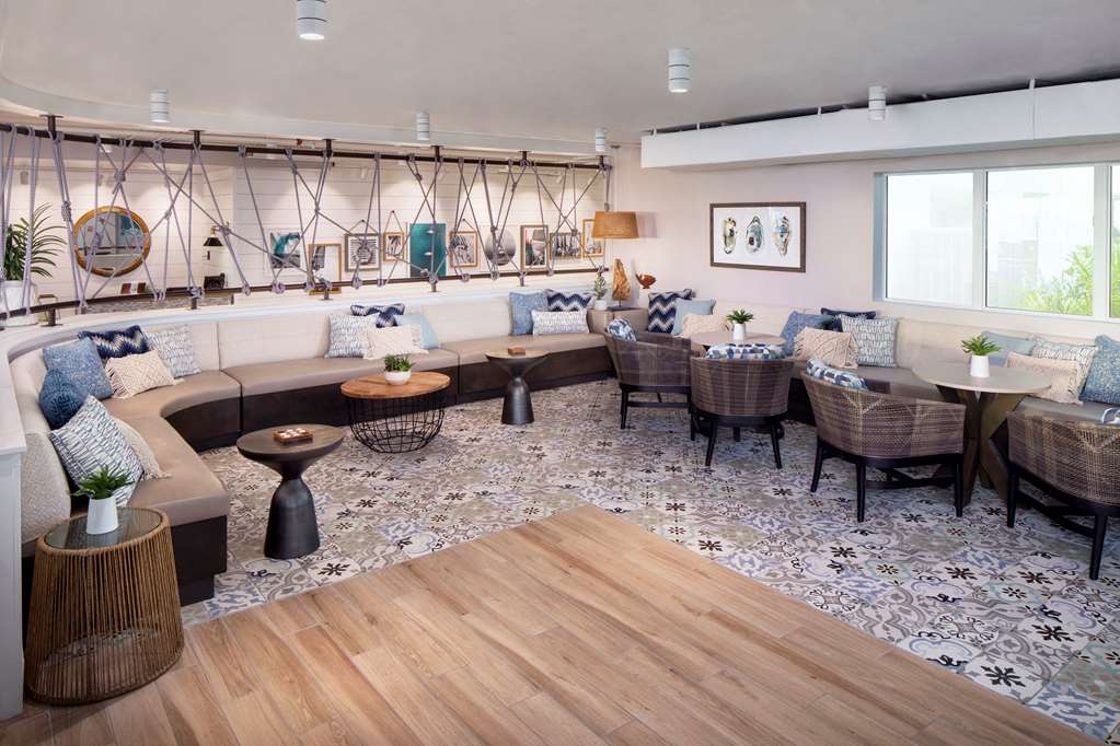 Фото The Reach Key West, Curio Collection by Hilton