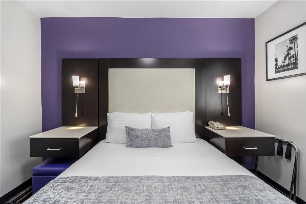 Фото SureStay Hotel by Best Western Beverly Hills West La