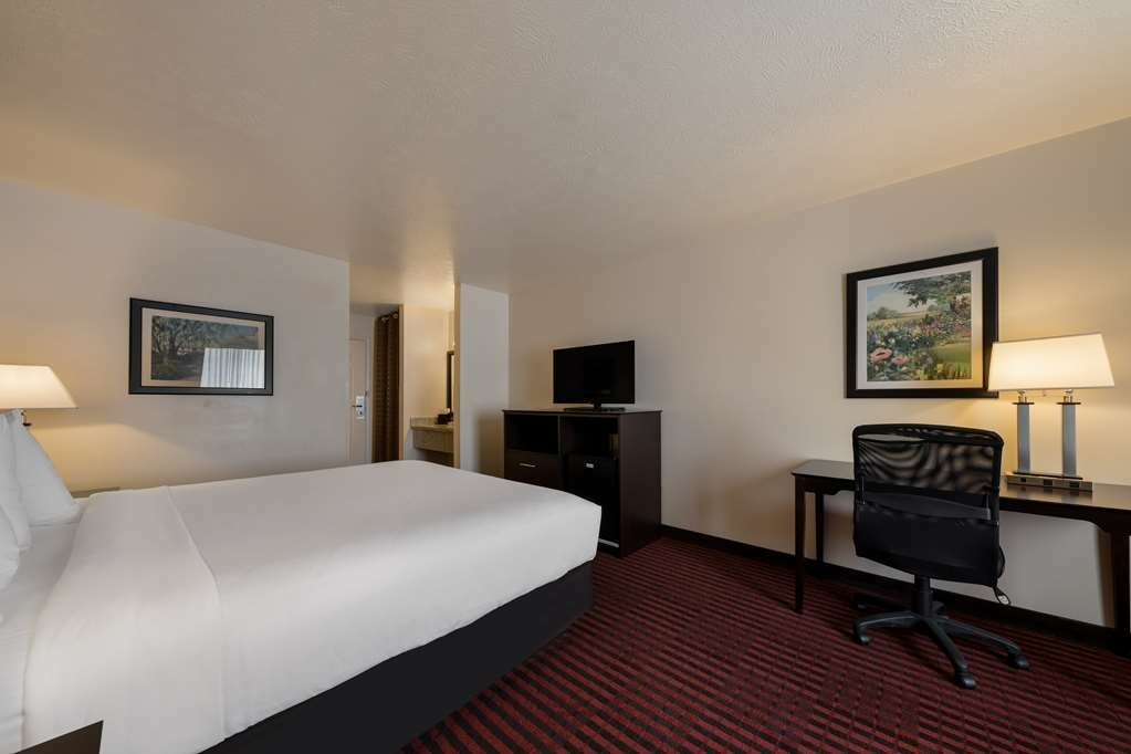 Фото Best Western Salinas Valley Inn & Suites