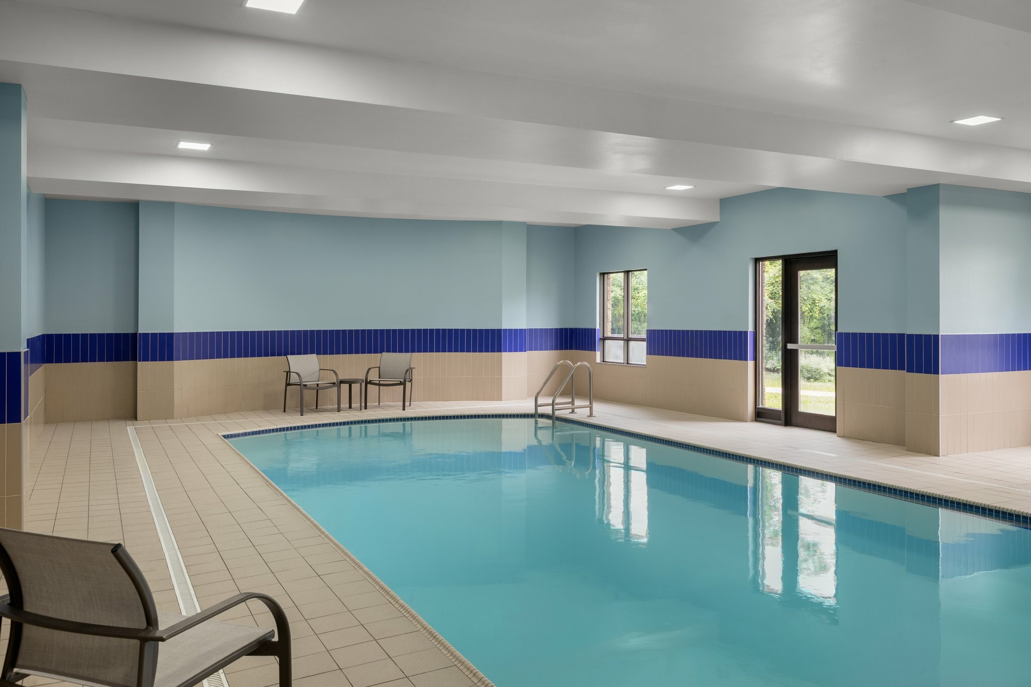 Фото Holiday Inn Express & Suites Brockville
