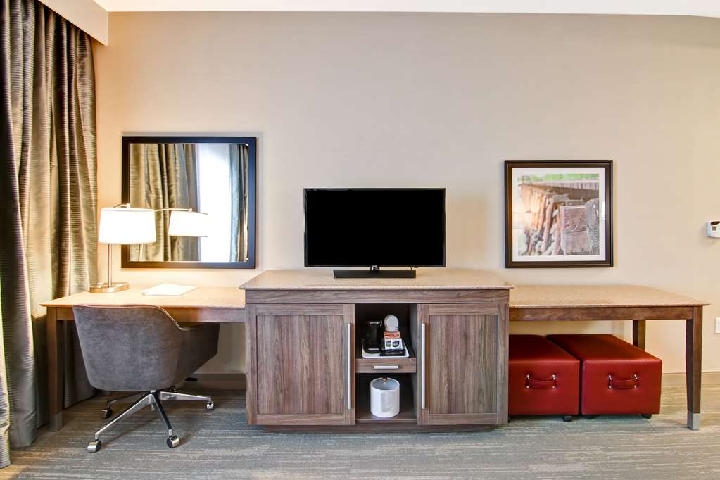 Фото Hampton Inn & Suites by Hilton Grande Prairie