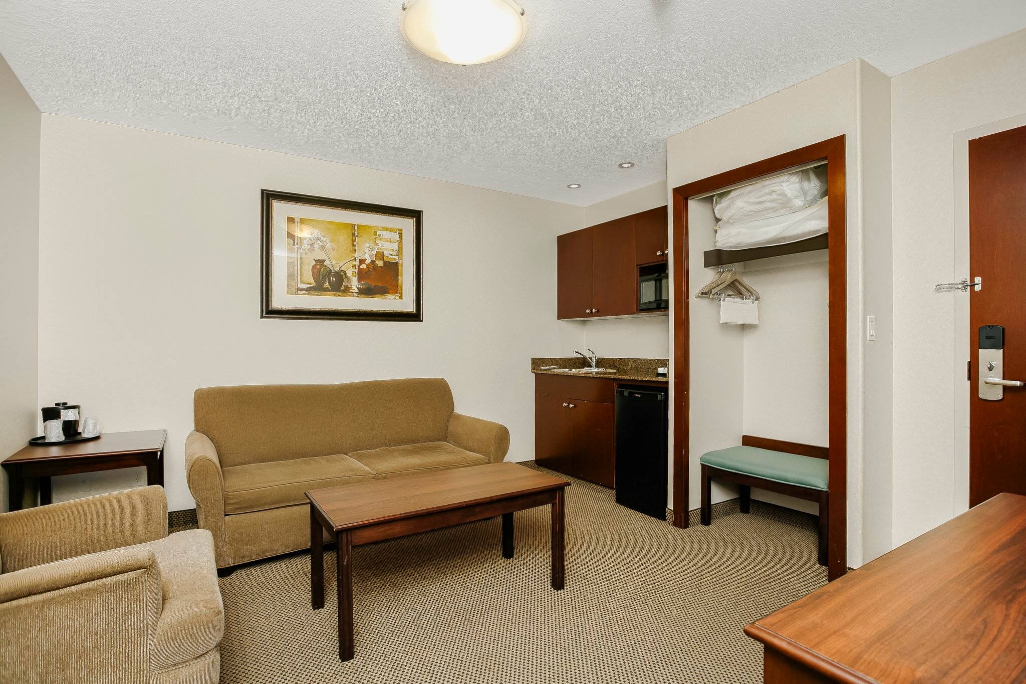 Фото Holiday Inn Express Hotel & Suites Whitecourt, an Ihg Hotel