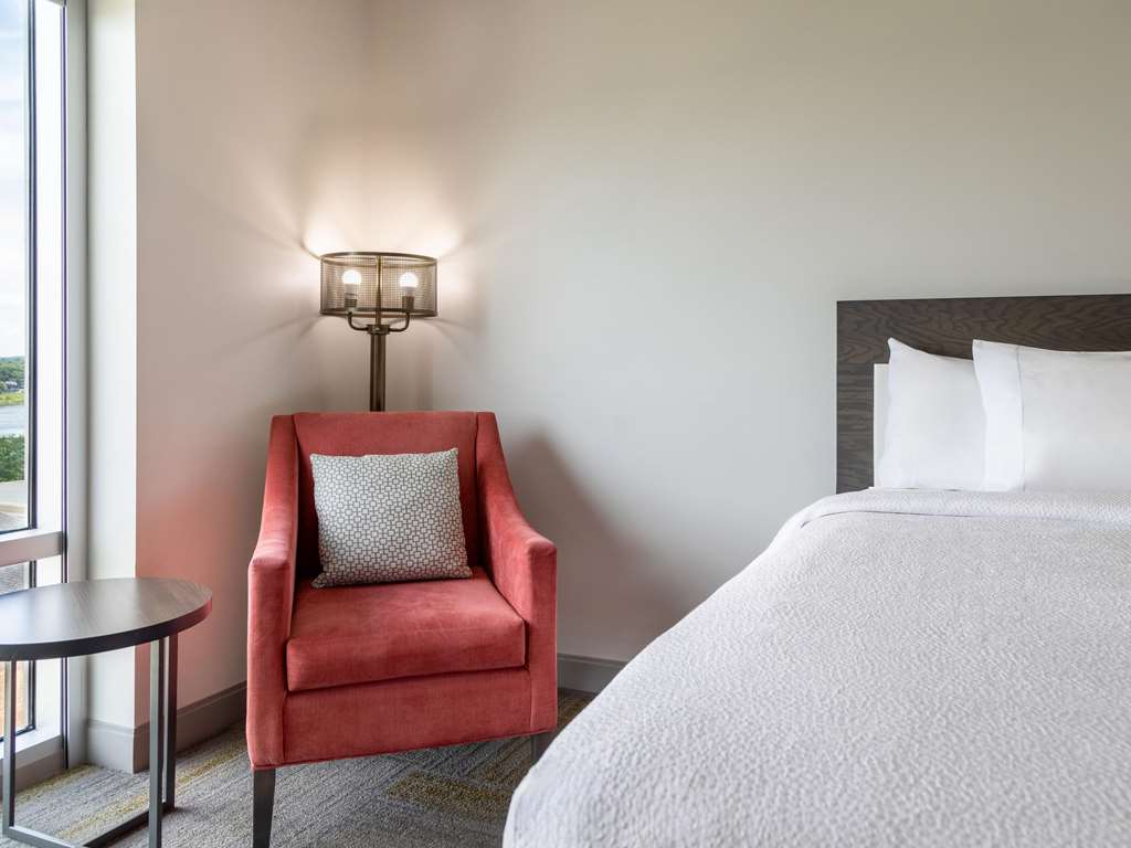 Фото Hilton Garden Inn Fredericton