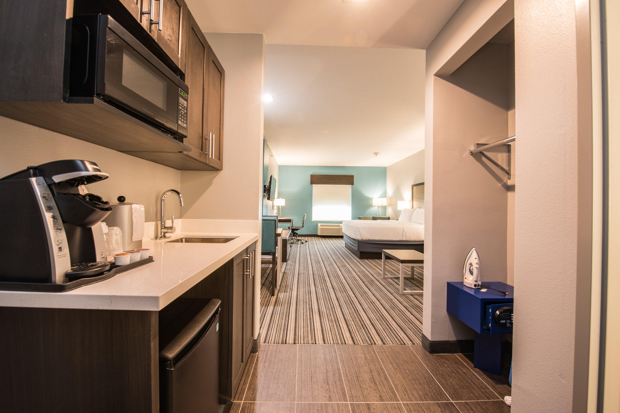 Фото Holiday Inn Express & Suites Houston - Hobby Airport Area, an Ihg Hotel