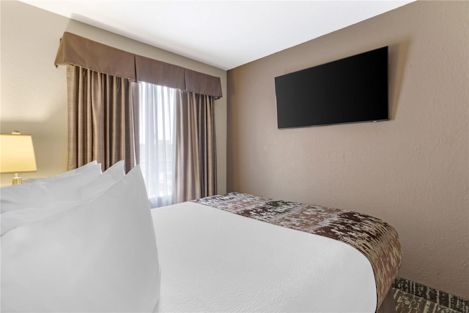 Фото Best Western Plus Pembina Inn & Suites