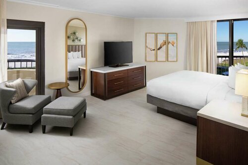 Гостиница Hilton Marco Island Beach Resort and SPA в Марко Айленд