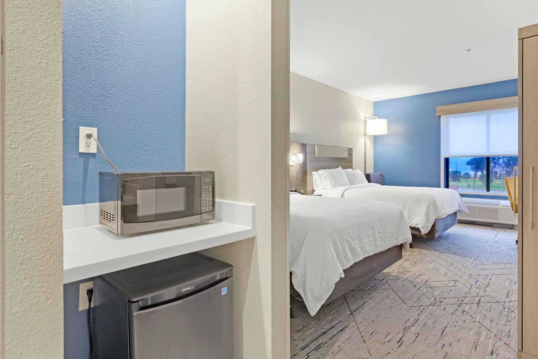 Фото Holiday Inn Express Gulfport Beach, an Ihg Hotel