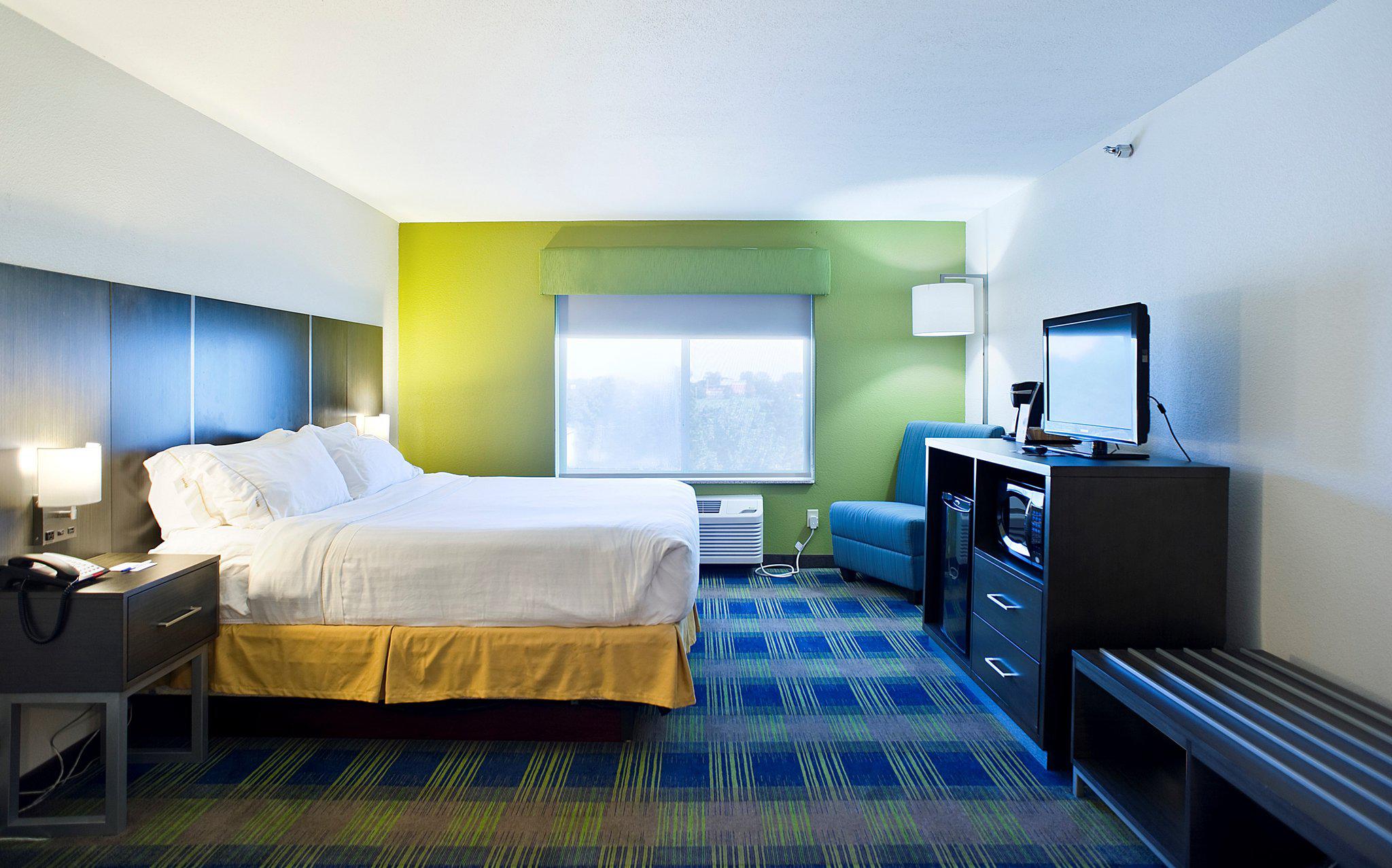 Фото Holiday Inn Express & Suites Vermillion
