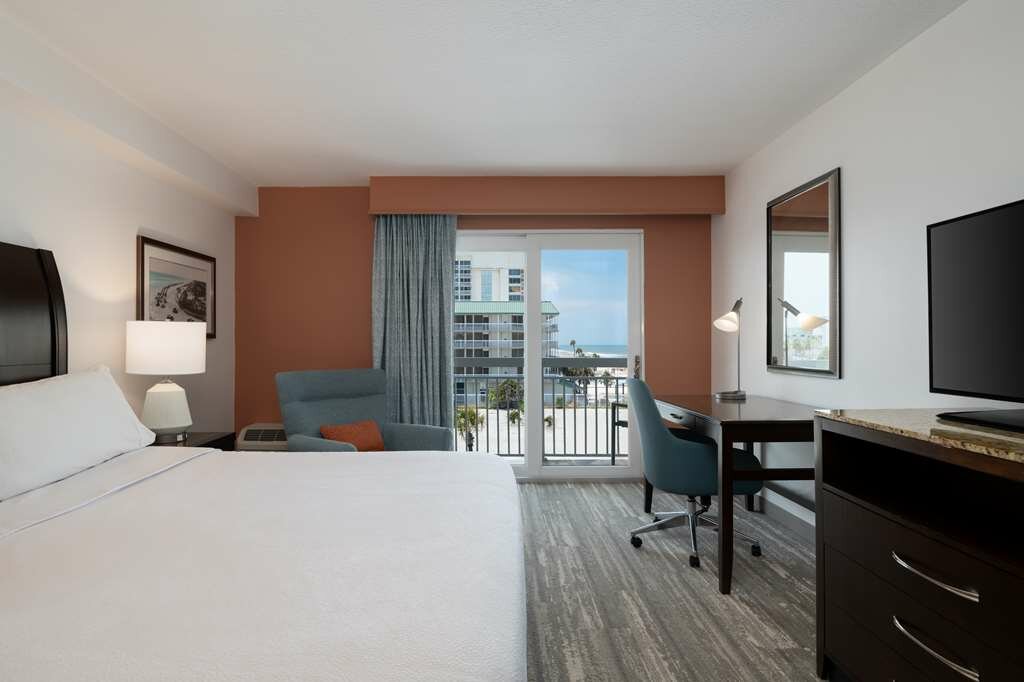 Фото Hilton Garden Inn Daytona Beach Oceanfront