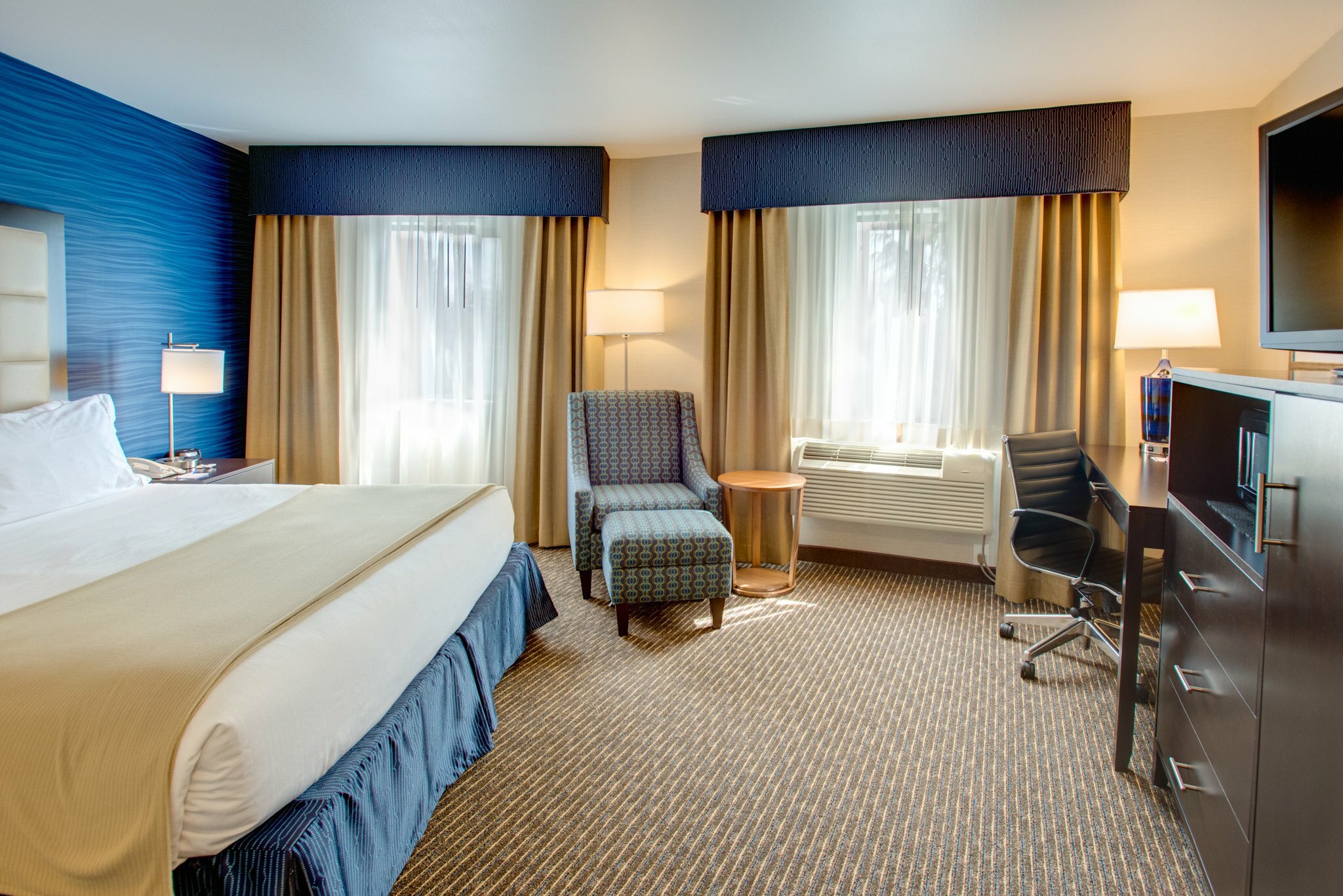 Фото Holiday Inn Express Bellingham, an Ihg Hotel