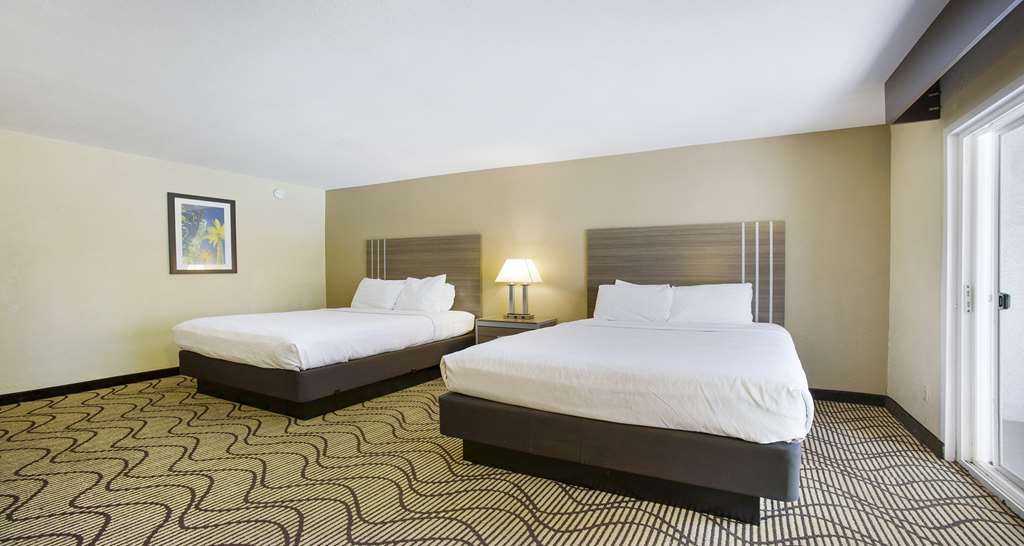 Фото SureStay Plus Hotel by Best Western Sacramento North