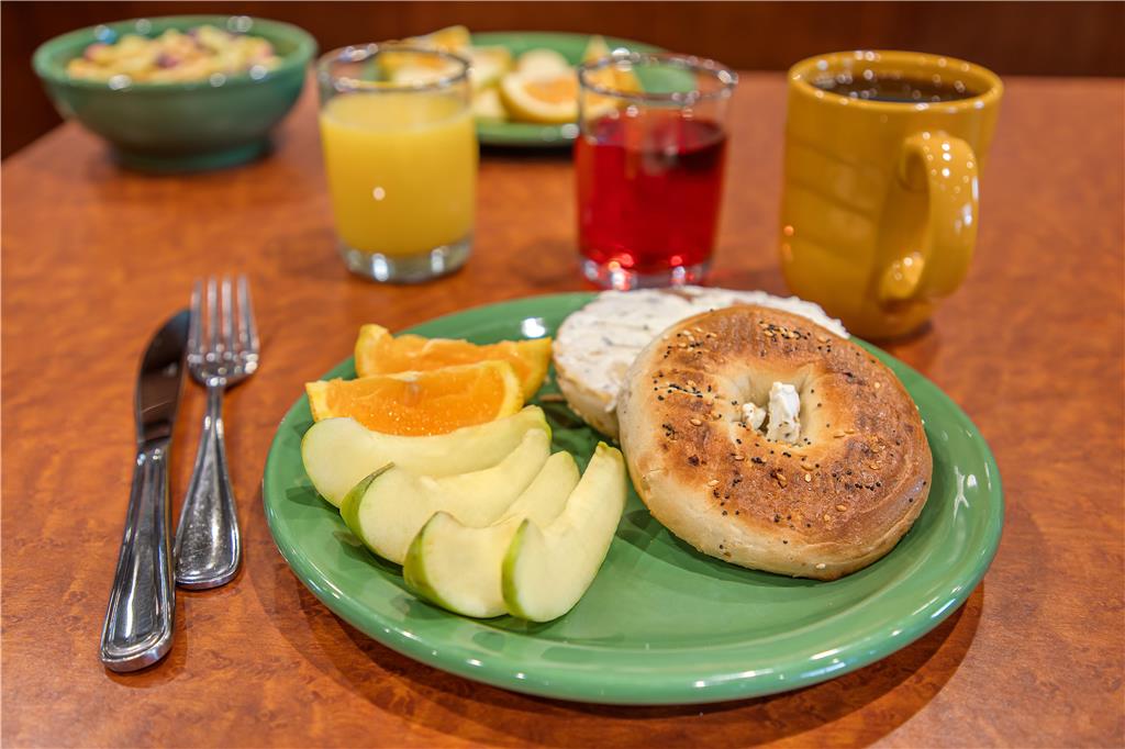 Фото Best Western Plus Service Inn & Suites