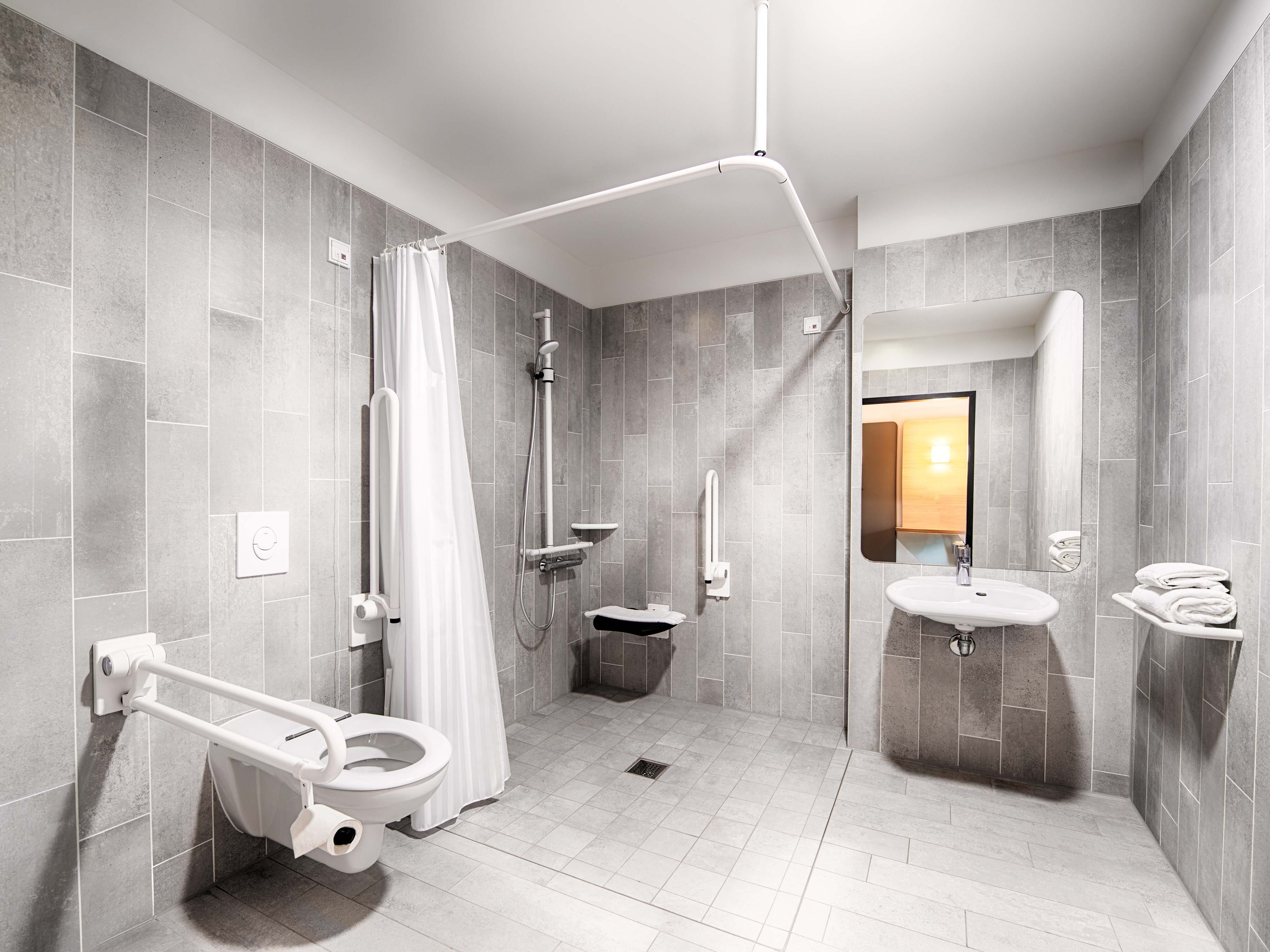 Фото B&b Hotel Rostock-Hafen