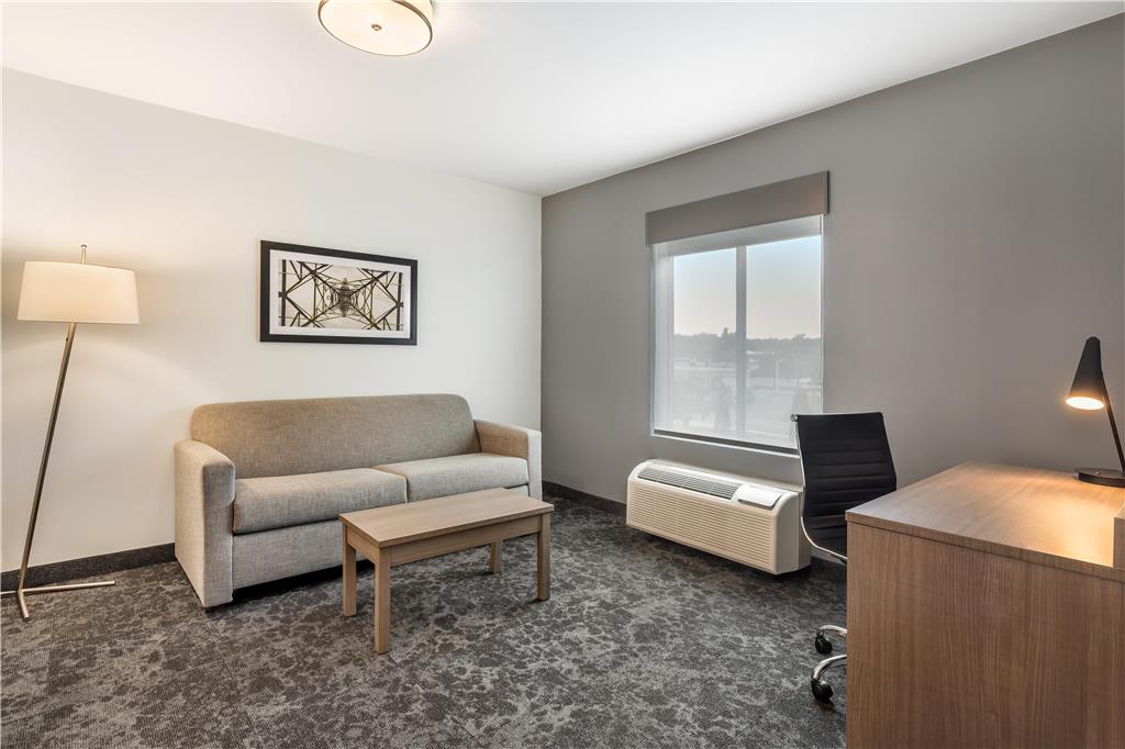 Фото Manchester Inn and Suites