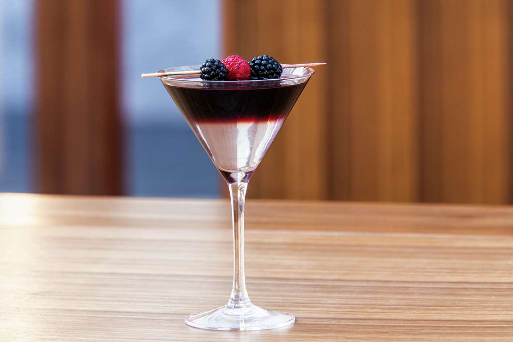 Фото DoubleTree by Hilton Hotel Newark Airport