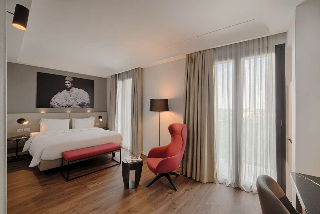 Фото Radisson Blu Hotel Milan