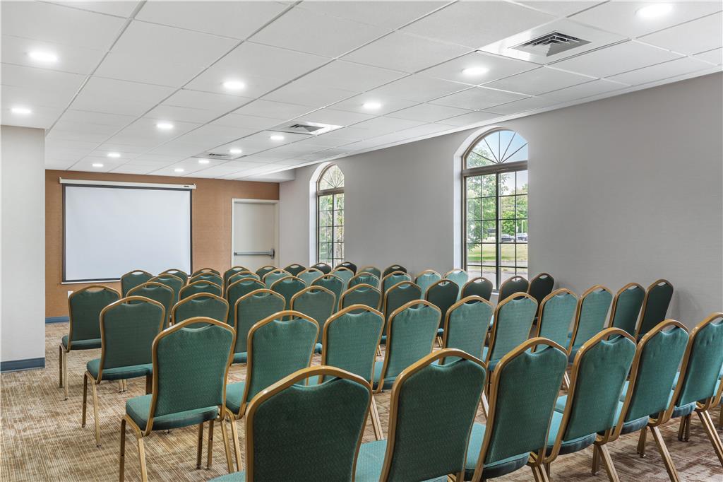 Фото Manchester Inn and Suites