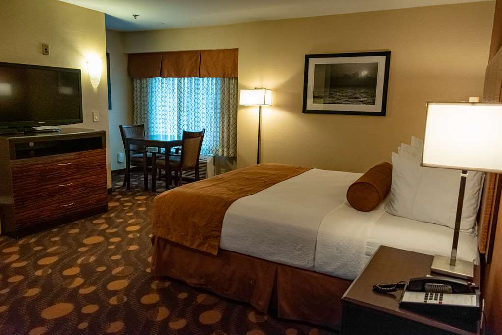 Фото Best Western Plus Suites Hotel Coronado Island