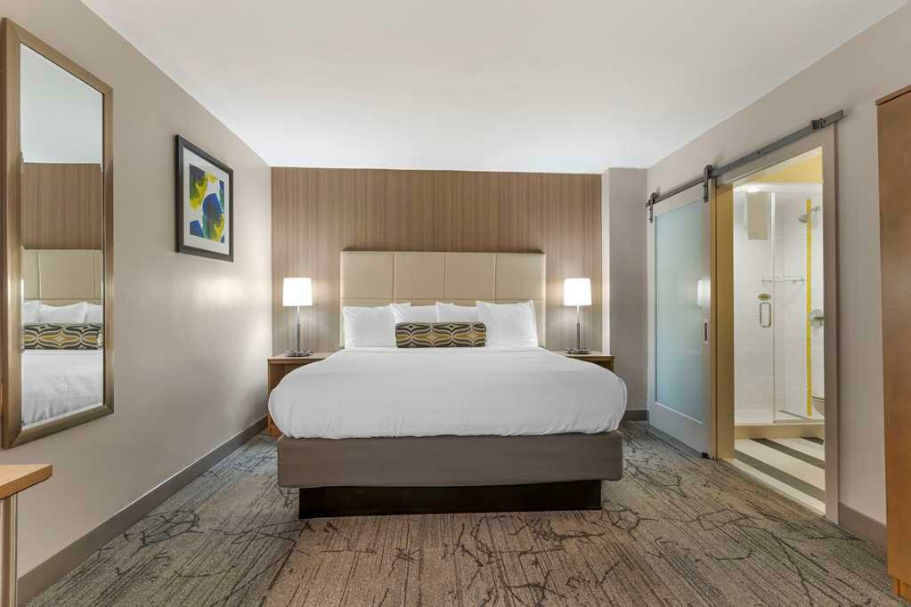 Фото Best Western Red Coach Inn