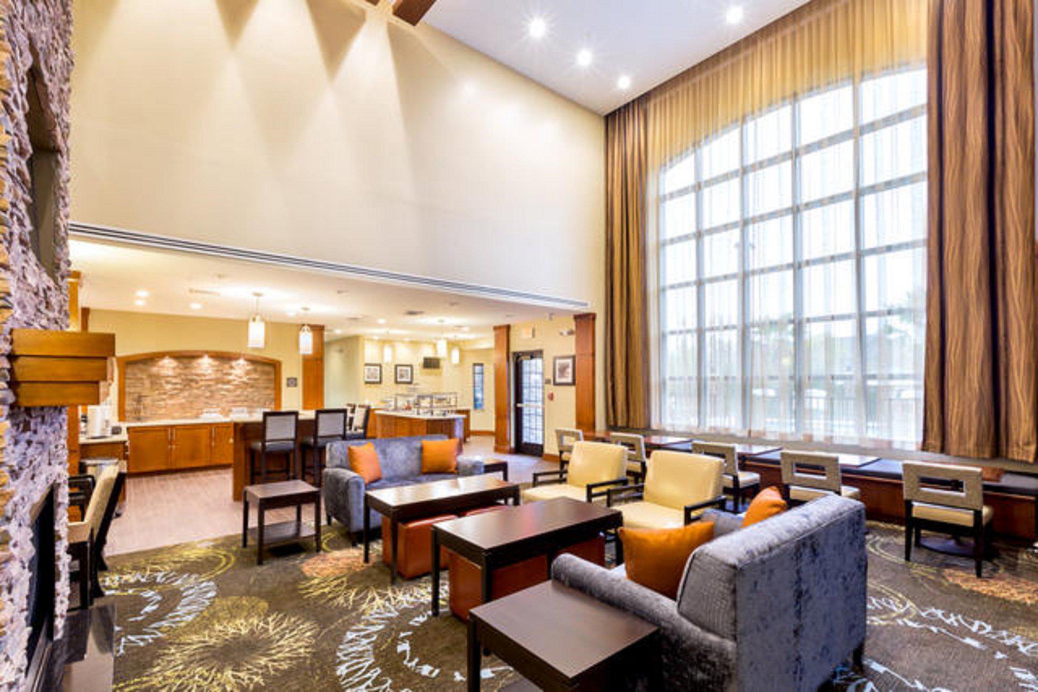Фото Staybridge Suites College Station, an Ihg Hotel