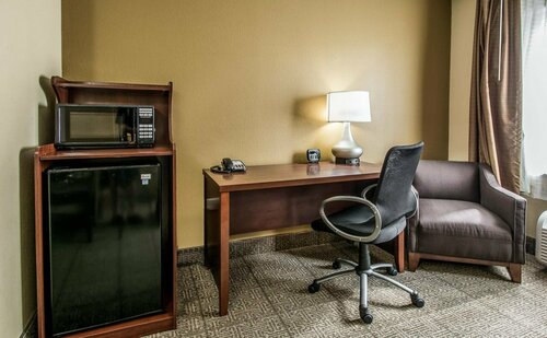 Гостиница Comfort Suites Sawgrass в Корал Спрингс