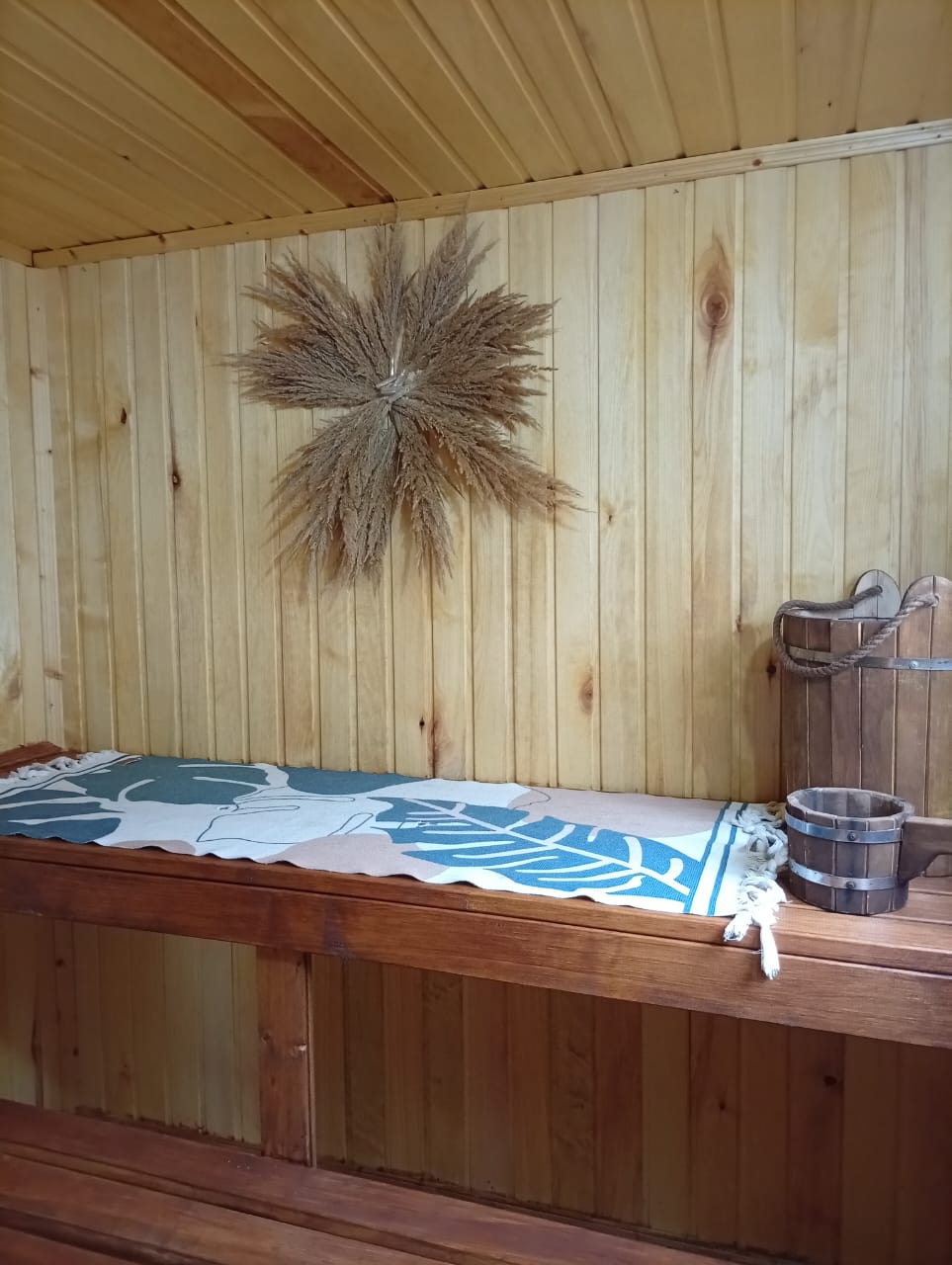 Фото Дом у озера в лесу