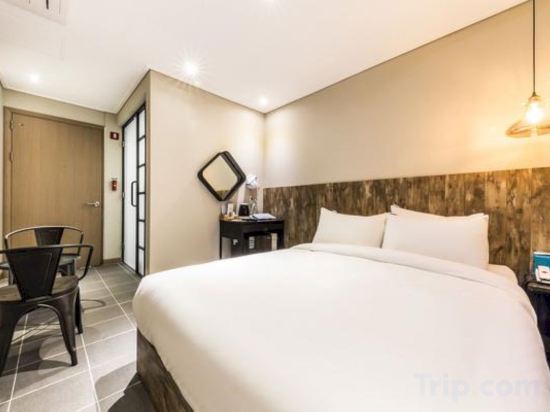 Фото Shinchon Mayven Hotel