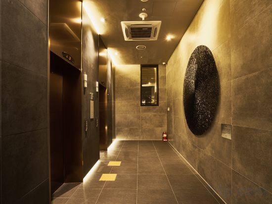 Фото Royal Emporium Hotel