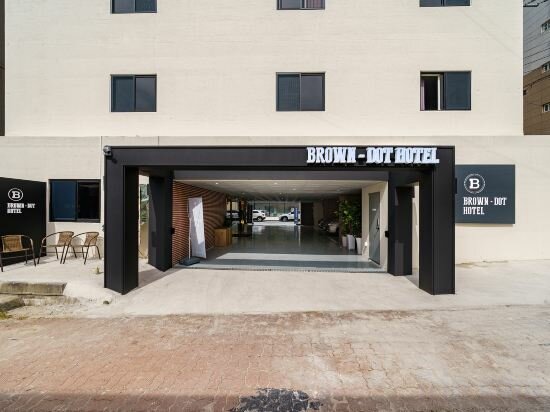 Фото Brown-Dot Hotel Geomdan