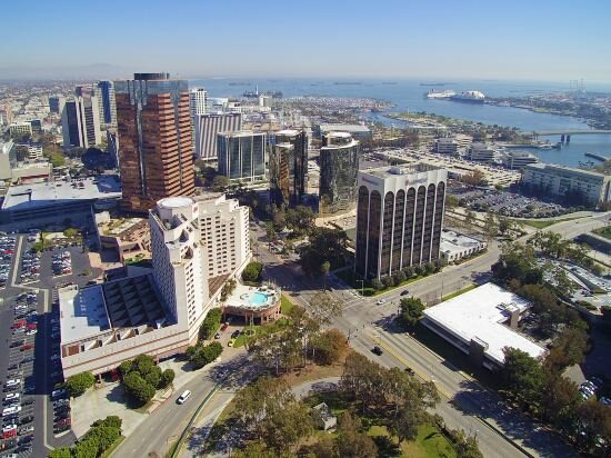 Фото Hilton Long Beach Hotel
