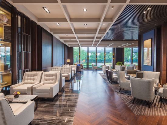 Фото Courtyard Shanghai International Tourism and Resorts Zone