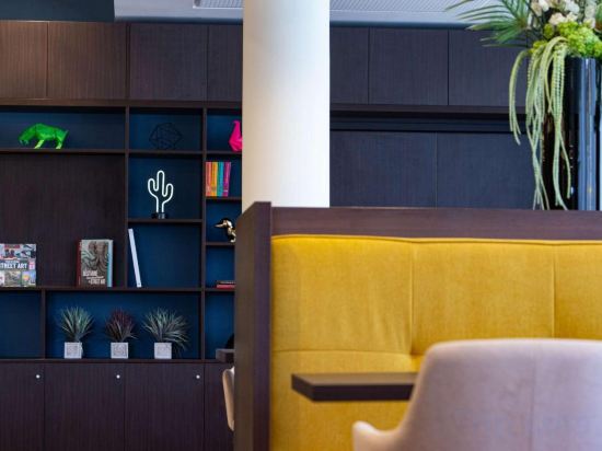 Фото Hampton by Hilton Toulouse Airport