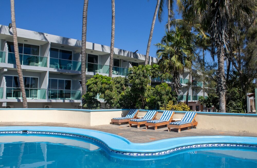 Фото Hotel Las Jacarandas