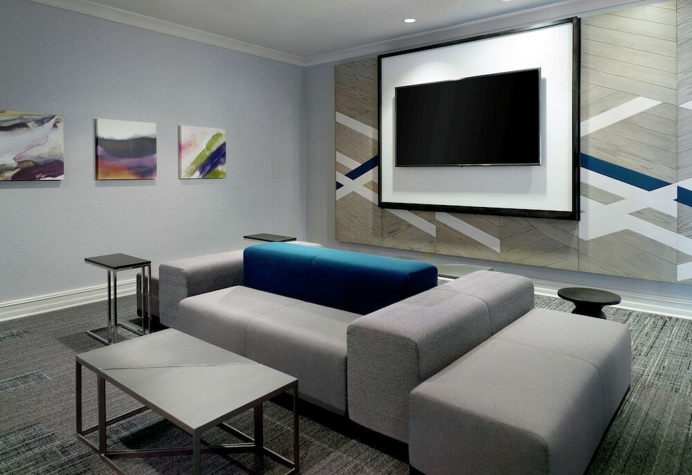 Фото Hilton Garden Inn Atlanta-Buckhead