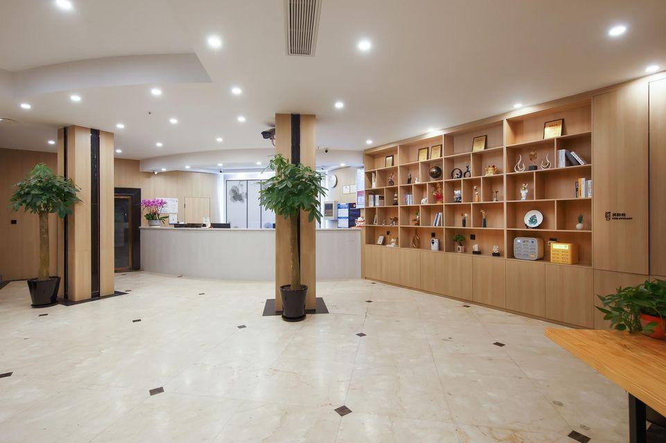 Фото GreenTree Inn Express Hotel