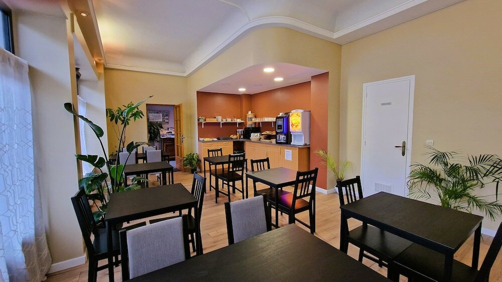 Фото Hôtel Mary’s - Caen Centre Gare Sncf