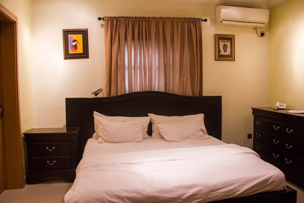 Фото Tivoli Residence & Bar