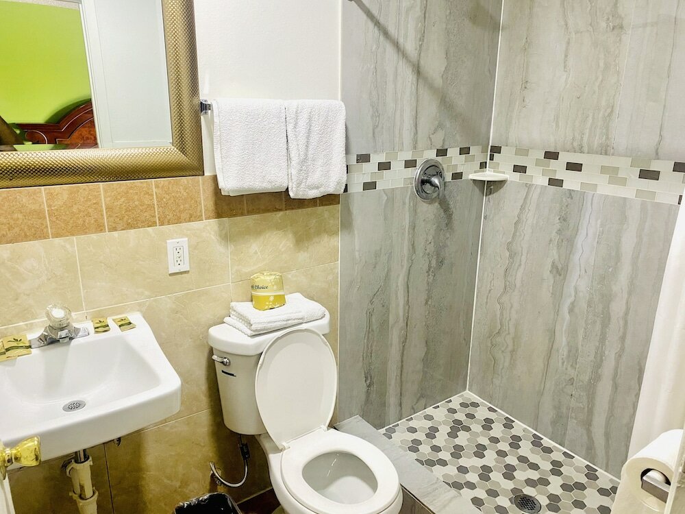 Фото A Fisher's Inn Motel