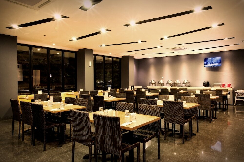 Фото Fabu Hotel Bandung